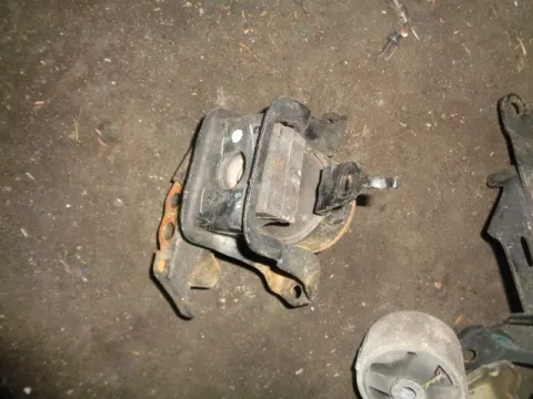 Βάση Μηχανής Δεξιά για DAIHATSU CUORE (2007 - ) VIII Βάση Μηχανής Δεξιά για DAIHATSU CUORE (2007 - ) VIII