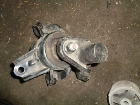 Βάση Μηχανής Δεξιά για HYUNDAI i30 (2007 - 2012) Βάση Μηχανής Δεξιά για HYUNDAI i30 (2007 - 2012)