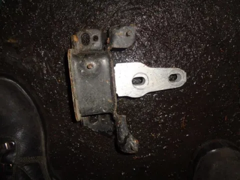 Βάση Κιβωτίου Ταχυτήτων Αριστερή για FORD FIESTA (2008 - 2012) Mk6 (JA8) Βάση Κιβωτίου Ταχυτήτων Αριστερή για FORD FIESTA (2008 - 2012) Mk6 (JA8)