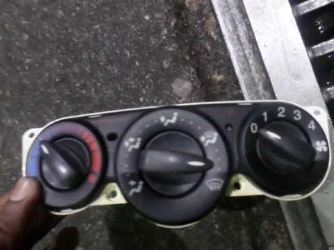 Χειριστήρια Καλοριφέρ για FORD FOCUS (2002 - 2004) Mk1b Χειριστήρια Καλοριφέρ για FORD FOCUS (2002 - 2004) Mk1b