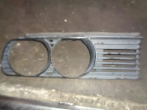 Φρύδι Φαναριού Εμπρός Δεξί για BMW 3 Series (1983 - 1987) (E30) Φρύδι Φαναριού Εμπρός Δεξί για BMW 3 Series (1983 - 1987) (E30)