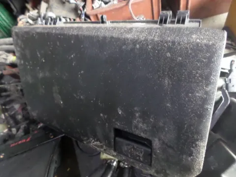 Ντουλαπάκι για TOYOTA AURIS (2013 - )