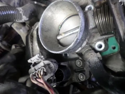 Σώμα Πεταλούδας για AUDI A4 (1995 - 1998) (8D) 1600 (ADP)(AHL)(ANA)(ARM) Petrol 100   (2) Σώμα Πεταλούδας για AUDI A4 (1995 - 1998) (8D) 1600 (ADP)(AHL)(ANA)(ARM) Petrol 100   (2)
