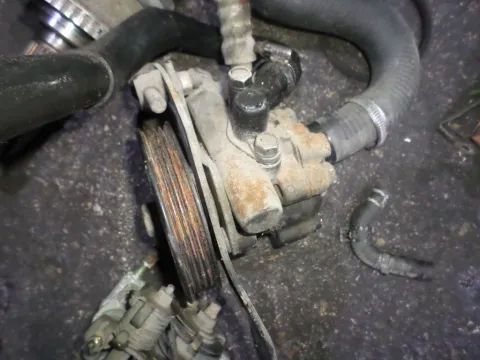 Αντλία Υδραυλικού Τιμονιού για NISSAN PRIMERA (1996 - 1999) (P11) Αντλία Υδραυλικού Τιμονιού για NISSAN PRIMERA (1996 - 1999) (P11)