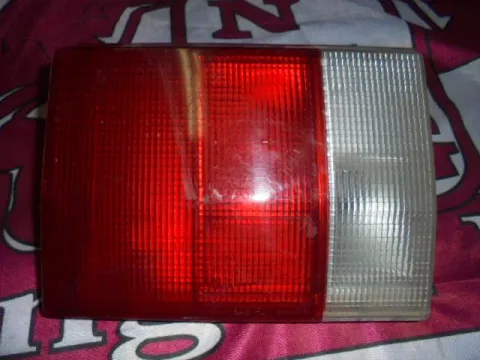 Φανάρι Πίσω Αριστερό Καπού 8A9945093A για AUDI 80 (1986 - 1991) (89) (89Q) (8A) (B3) Sedan - 4dr Φανάρι Πίσω Αριστερό Καπού 8A9945093A για AUDI 80 (1986 - 1991) (89) (89Q) (8A) (B3) Sedan - 4dr