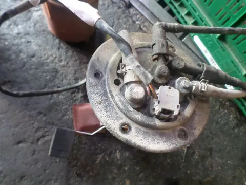 Αντλία Καυσίμου (Τρόμπα Βενζίνης) για SUZUKI WAGON R (2000 - 2003) (RB) Αντλία Καυσίμου (Τρόμπα Βενζίνης) για SUZUKI WAGON R (2000 - 2003) (RB)