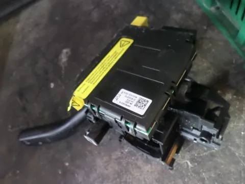 Διακόπτης Φώτων-Φλάς Με Εγκέφαλο 1K0953549 για VW GOLF (2004 - 2008) Mk5 (1K1) Διακόπτης Φώτων-Φλάς Με Εγκέφαλο 1K0953549 για VW GOLF (2004 - 2008) Mk5 (1K1)