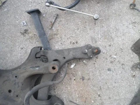 Ψαλίδι Εμπρός Δεξί για TOYOTA AVENSIS (2003 - 2006) (T250) Ψαλίδι Εμπρός Δεξί για TOYOTA AVENSIS (2003 - 2006) (T250)