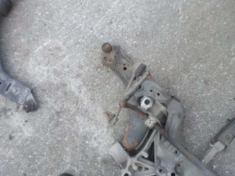 Ψαλίδι Εμπρός Αριστερό για VW POLO (2002 - 2005) (9N) Ψαλίδι Εμπρός Αριστερό για VW POLO (2002 - 2005) (9N)