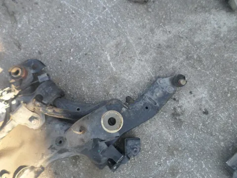 Ψαλίδι Εμπρός Αριστερό για FORD FOCUS (2011 - ) () Ψαλίδι Εμπρός Αριστερό για FORD FOCUS (2011 - ) ()
