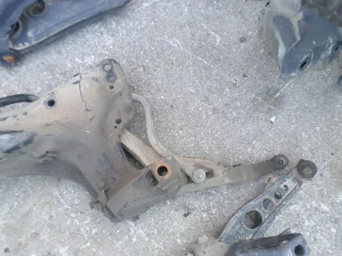 Ψαλίδι Εμπρός Αριστερό για HONDA CIVIC (1990 -1992) (EC - D - E - F) Ψαλίδι Εμπρός Αριστερό για HONDA CIVIC (1990 -1992) (EC - D - E - F)