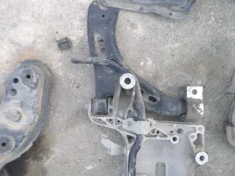 Ψαλίδι Εμπρός Δεξί για VW TIGUAN (2008 - 2012) (5N) Ψαλίδι Εμπρός Δεξί για VW TIGUAN (2008 - 2012) (5N)
