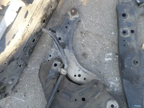 Ψαλίδι Εμπρός Δεξί για VW GOLF (1998 - 2004) Mk4 (1J1) Ψαλίδι Εμπρός Δεξί για VW GOLF (1998 - 2004) Mk4 (1J1)