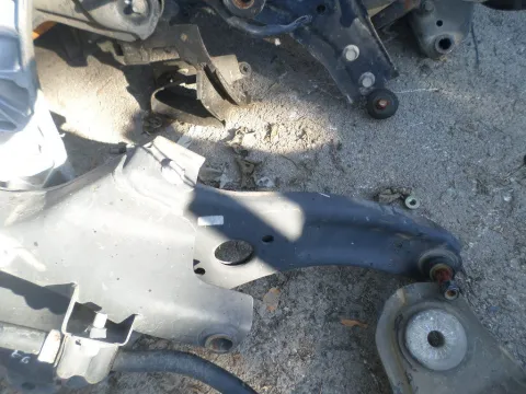 Ψαλίδι Εμπρός Δεξί για HYUNDAI i20 (2012 - ) ( ) Ψαλίδι Εμπρός Δεξί για HYUNDAI i20 (2012 - ) ( )
