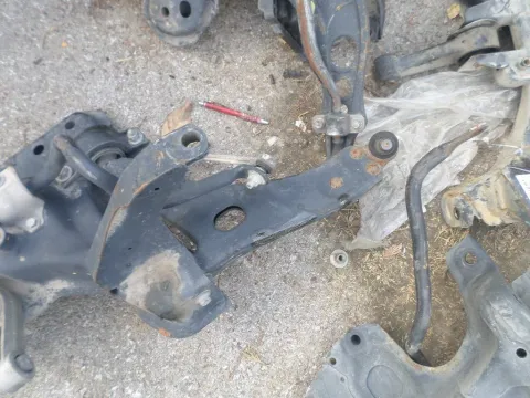 Ψαλίδι Εμπρός Αριστερό για FORD FOCUS (2002 - 2004) Mk1b Ψαλίδι Εμπρός Αριστερό για FORD FOCUS (2002 - 2004) Mk1b