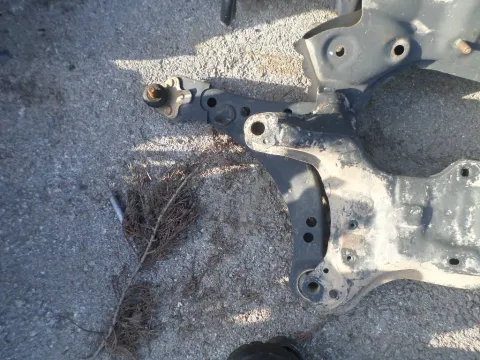 Ψαλίδι Εμπρός Αριστερό για TOYOTA AVENSIS (2000 - 2003) (T220) Ψαλίδι Εμπρός Αριστερό για TOYOTA AVENSIS (2000 - 2003) (T220)