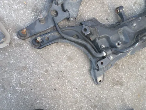 Ψαλίδι Εμπρός Αριστερό για TOYOTA YARIS (2006 - 2009) (KL9)