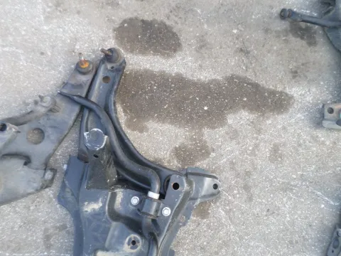 Ψαλίδι Εμπρός Δεξί για TOYOTA YARIS (2006 - 2009) (KL9) Ψαλίδι Εμπρός Δεξί για TOYOTA YARIS (2006 - 2009) (KL9)