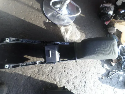 Υποβραχιόνιο(Τεμπέλης) για TOYOTA AURIS (2015 - ) Υποβραχιόνιο(Τεμπέλης) για TOYOTA AURIS (2015 - )