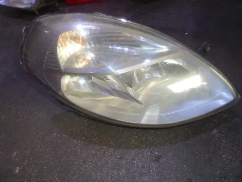 Φανάρι Εμπρός Δεξί για LANCIA YPSILON (2003 - 2006) (843) Φανάρι Εμπρός Δεξί για LANCIA YPSILON (2003 - 2006) (843)