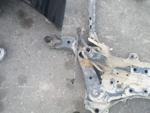 Ψαλίδι Εμπρός Αριστερό για TOYOTA AURIS (2007 - 2009) E150