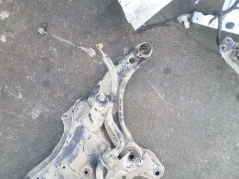 Ψαλίδι Εμπρός Δεξί για TOYOTA YARIS (2006 - 2009) (KL9) Ψαλίδι Εμπρός Δεξί για TOYOTA YARIS (2006 - 2009) (KL9)