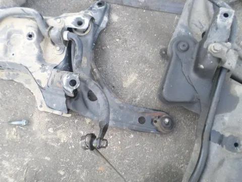 Ψαλίδι Εμπρός Αριστερό για TOYOTA YARIS (2006 - 2009) (KL9)