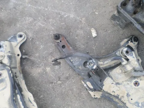 Ψαλίδι Εμπρός Δεξί για TOYOTA YARIS (2006 - 2009) (KL9) Ψαλίδι Εμπρός Δεξί για TOYOTA YARIS (2006 - 2009) (KL9)