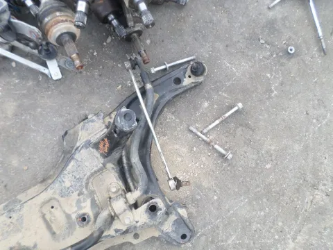 Ψαλίδι Εμπρός Δεξί για TOYOTA VERSO S (2011 - 2014) Ψαλίδι Εμπρός Δεξί για TOYOTA VERSO S (2011 - 2014)
