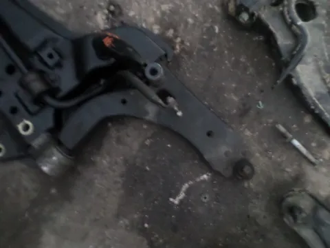 Ψαλίδι Εμπρός Δεξί για FORD FUSION (2002 - 2005) (JU) Ψαλίδι Εμπρός Δεξί για FORD FUSION (2002 - 2005) (JU)