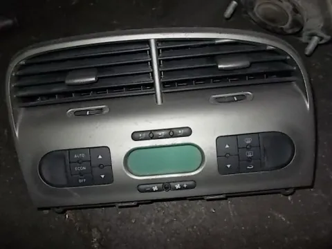 Χειριστήρια Καλοριφέρ για SEAT ALTEA (2004 - 2008) (5P) Χειριστήρια Καλοριφέρ για SEAT ALTEA (2004 - 2008) (5P)