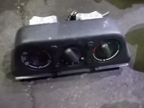 Χειριστήρια Καλοριφέρ για SUZUKI SWIFT (2006 - 2008) (RS) Χειριστήρια Καλοριφέρ για SUZUKI SWIFT (2006 - 2008) (RS)