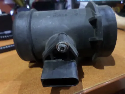 Μετρητής Μάζας Αέρος (MAF - LUFT - AIR FLOW) 059906461e για AUDI A4 (1999 - 2001) (8D) Μετρητής Μάζας Αέρος (MAF - LUFT - AIR FLOW) 059906461e για AUDI A4 (1999 - 2001) (8D)