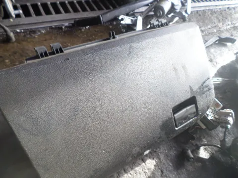 Ντουλαπάκι για TOYOTA AURIS (2013 - 2015)