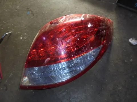 Φανάρι Πίσω Δεξί για HYUNDAI VELOSTER (2011 - )  Φανάρι Πίσω Δεξί για HYUNDAI VELOSTER (2011 - )