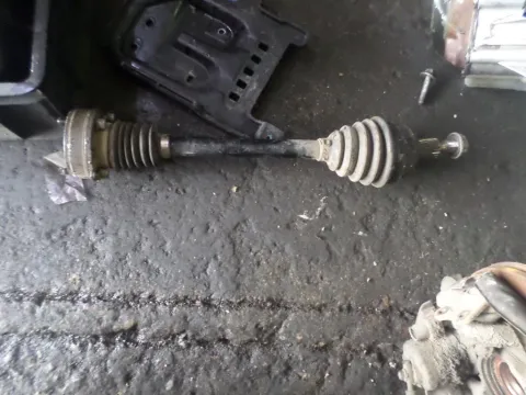 Ημιαξόνιο Εμπρός Αριστερό για VW GOLF (1998 - 2004) Mk4 (1J1) Ημιαξόνιο Εμπρός Αριστερό για VW GOLF (1998 - 2004) Mk4 (1J1)