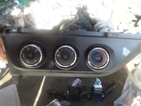 Χειριστήρια Καλοριφέρ για TOYOTA COROLLA (2013 - 2016) Χειριστήρια Καλοριφέρ για TOYOTA COROLLA (2013 - 2016)