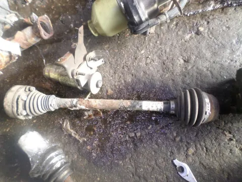Ημιαξόνιο Πίσω Δεξί για AUDI A3 (2000 - 2003) (8L) Ημιαξόνιο Πίσω Δεξί για AUDI A3 (2000 - 2003) (8L)