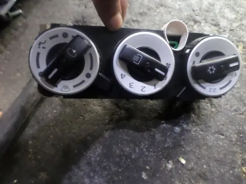 Χειριστήρια Καλοριφέρ για MITSUBISHI COLT (2005 - 2008 ) (CZ) Χειριστήρια Καλοριφέρ για MITSUBISHI COLT (2005 - 2008 ) (CZ)