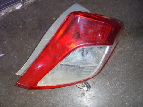 Φανάρι Πίσω Δεξί Ραγισμένο για TOYOTA YARIS (2012 - 2014) ( ) Φανάρι Πίσω Δεξί Ραγισμένο για TOYOTA YARIS (2012 - 2014) ( )