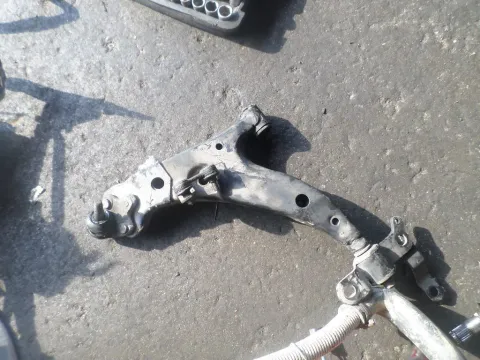 Ψαλίδι Εμπρός Αριστερό για TOYOTA COROLLA (1992 - 1997) (AE100) Ψαλίδι Εμπρός Αριστερό για TOYOTA COROLLA (1992 - 1997) (AE100)