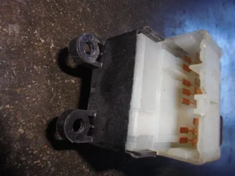 Διακόπτης Πόρτας Παραθύρων Κεντρικός Αριστερής 2πλος για NISSAN ALMERA (2000 - 2002) (N16) , (2002 - 2006) (N16) -  Διακόπτης Πόρτας Παραθύρων Κεντρικός Αριστερής 2πλος για NISSAN ALMERA (2000 - 2002) (N16) , (2002 - 2006) (N16) -