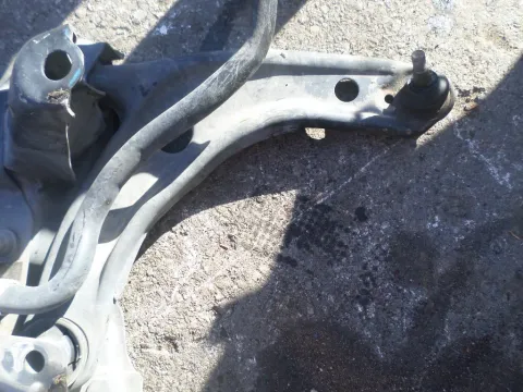 Ψαλίδι Εμπρός Δεξί για TOYOTA YARIS (2012 - 2014) ( ) Ψαλίδι Εμπρός Δεξί για TOYOTA YARIS (2012 - 2014) ( )