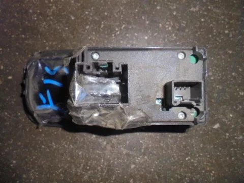 Διακόπτης Πόρτας Παραθύρων Κεντρικός Αριστερής 2πλός για FORD FIESTA (2008 - 2012) Mk6 (JA8) - 