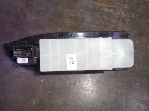 Διακόπτης Πόρτας Παραθύρων Κεντρικός Αριστερής 4ΠΛΟΣ για SUZUKI GRAND VITARA (2006 - 2009) (JB) , (2009 - 2012) (JB) - 