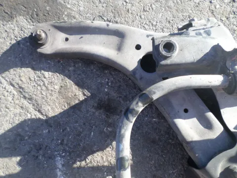 Ψαλίδι Εμπρός Αριστερό για HYUNDAI i20 (2012 - 2015) ( ) , (2015 - ) Ψαλίδι Εμπρός Αριστερό για HYUNDAI i20 (2012 - 2015) ( ) , (2015 - )