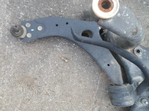 Ψαλίδι Εμπρός Αριστερό για FORD FOCUS (2004 - 2008) Mk2a (DA3 - C307) Ψαλίδι Εμπρός Αριστερό για FORD FOCUS (2004 - 2008) Mk2a (DA3 - C307)
