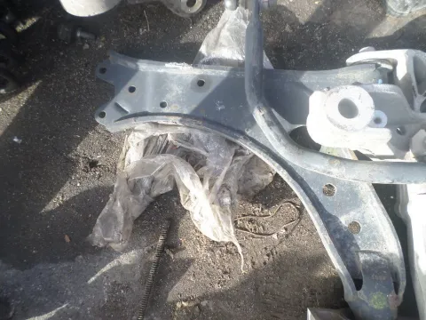 Ψαλίδι Εμπρός Αριστερό για VW GOLF (2004 - 2008) Mk5 (1K1)