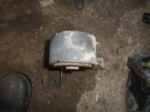 Βάση Κρεμαγιέραs Μεσαία για SUZUKI WAGON R (2003 - 2007) (RB) Βάση Κρεμαγιέραs Μεσαία για SUZUKI WAGON R (2003 - 2007) (RB)