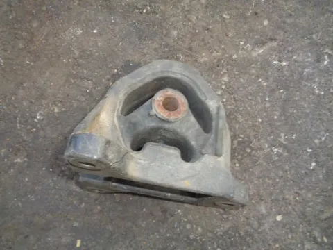 Βάση Κιβωτίου (Σασμάν) Μεσαία για HONDA CIVIC (2004 - 2005) (EP - S - U - V - M) Βάση Κιβωτίου (Σασμάν) Μεσαία για HONDA CIVIC (2004 - 2005) (EP - S - U - V - M)